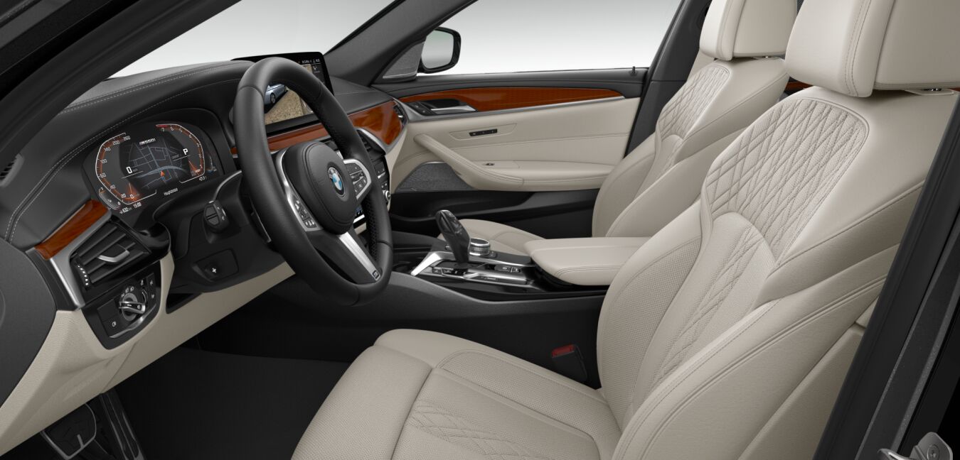 BMW BMW 5er im Innenraum seitlich BMW BMW 5er im Innenraum seitlich