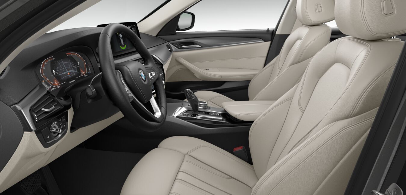BMW BMW 5er im Innenraum seitlich BMW BMW 5er im Innenraum seitlich