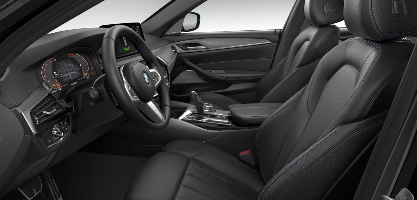 BMW BMW 5er im Innenraum seitlich BMW BMW 5er im Innenraum seitlich