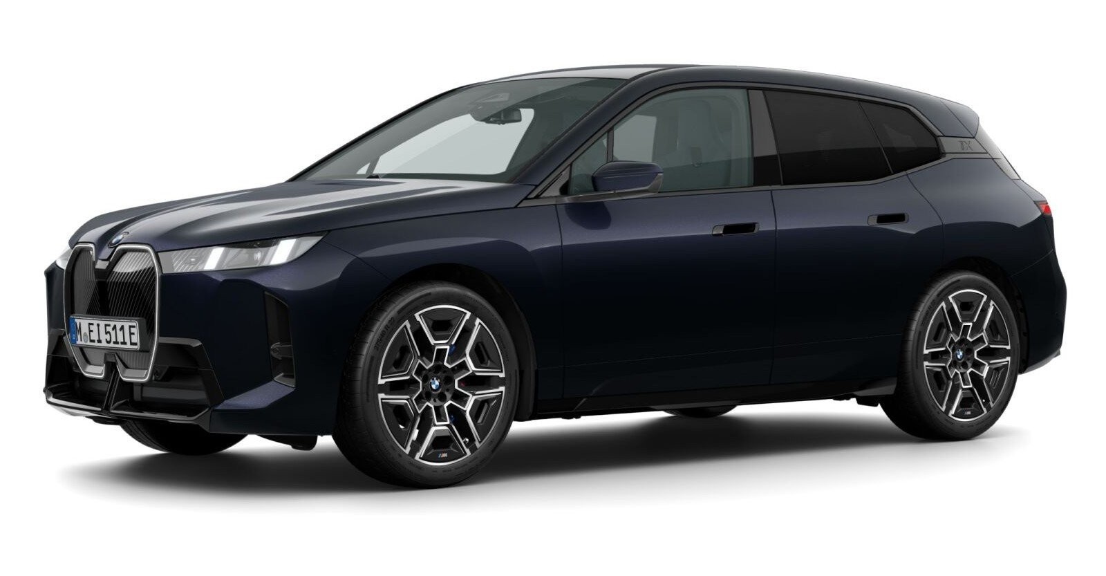 BMW iX xDrive45 in Schwarz von vorne BMW iX xDrive45 in Schwarz von vorne