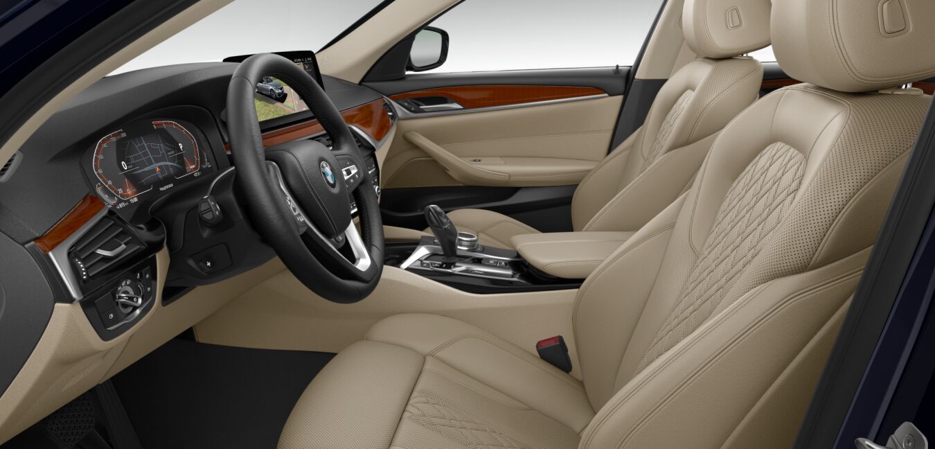 BMW BMW 5er im Innenraum seitlich BMW BMW 5er im Innenraum seitlich
