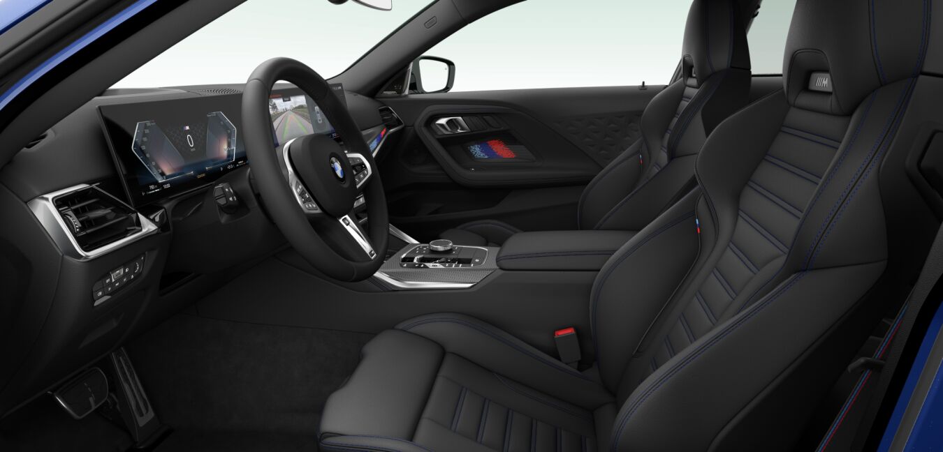 BMW BMW 2er im Innenraum seitlich BMW BMW 2er im Innenraum seitlich