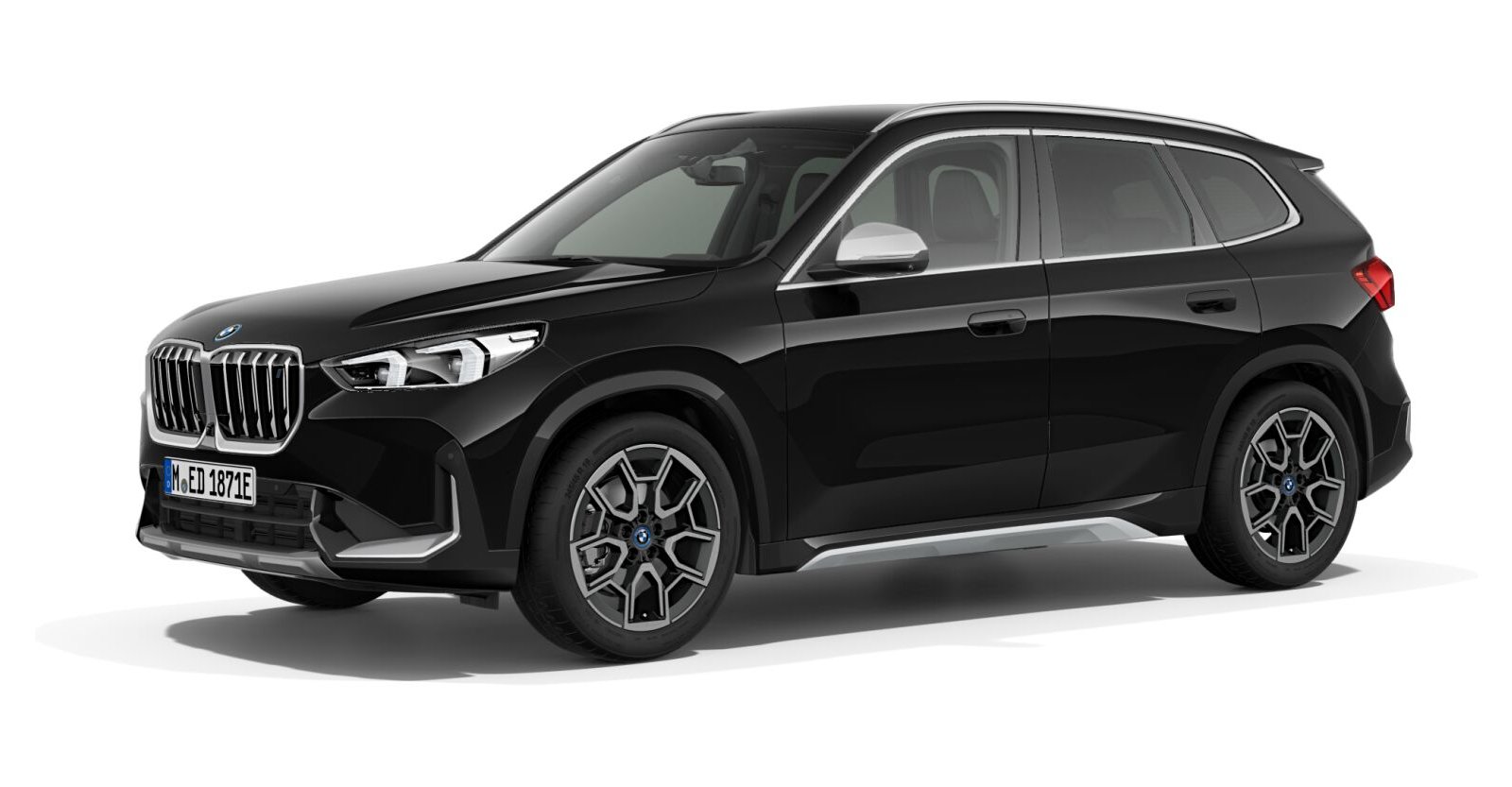 BMW iX1 xDrive30 in Schwarz von vorne BMW iX1 xDrive30 in Schwarz von vorne