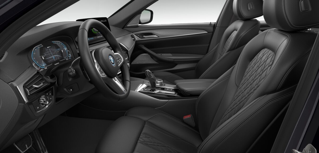 BMW BMW 5er im Innenraum seitlich BMW BMW 5er im Innenraum seitlich