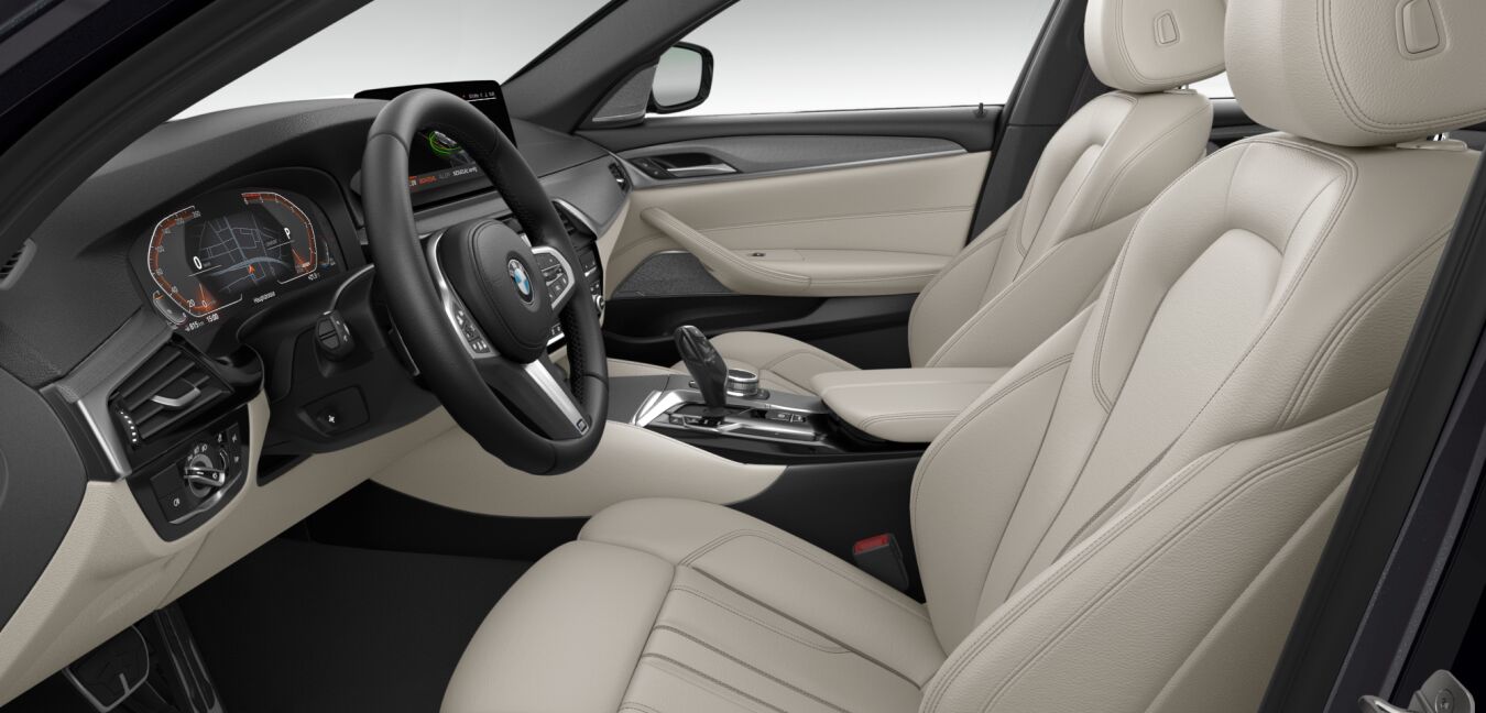 BMW BMW 5er im Innenraum seitlich BMW BMW 5er im Innenraum seitlich