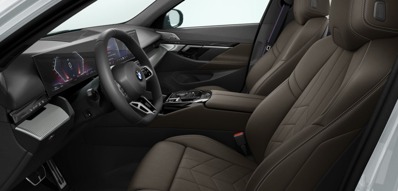 BMW BMW 5er im Innenraum seitlich BMW BMW 5er im Innenraum seitlich