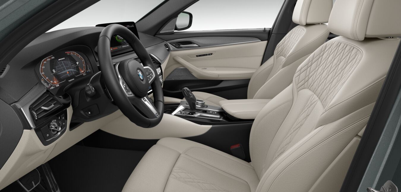 BMW BMW 5er im Innenraum seitlich BMW BMW 5er im Innenraum seitlich