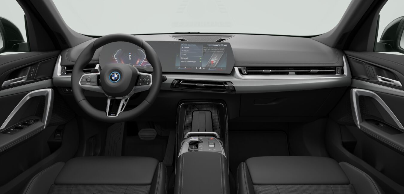 BMW iX1 eDrive20 im Innenraum von vorne