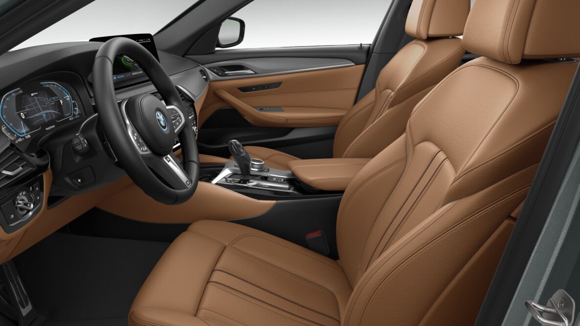 BMW BMW 5er im Innenraum seitlich BMW BMW 5er im Innenraum seitlich