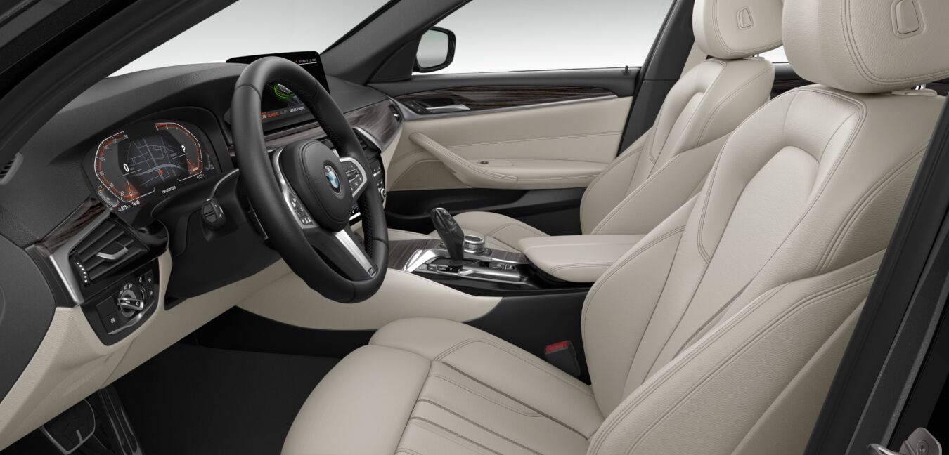 BMW BMW 5er im Innenraum seitlich BMW BMW 5er im Innenraum seitlich