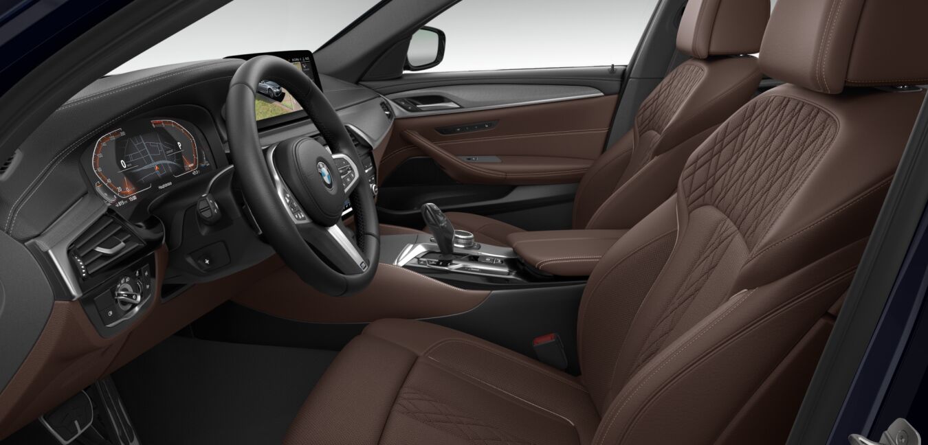 BMW BMW 5er im Innenraum seitlich BMW BMW 5er im Innenraum seitlich