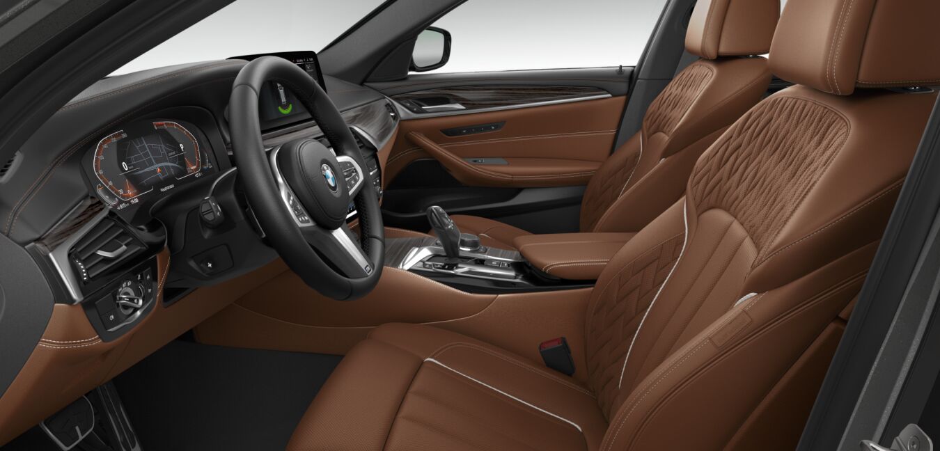 BMW BMW 5er im Innenraum seitlich BMW BMW 5er im Innenraum seitlich