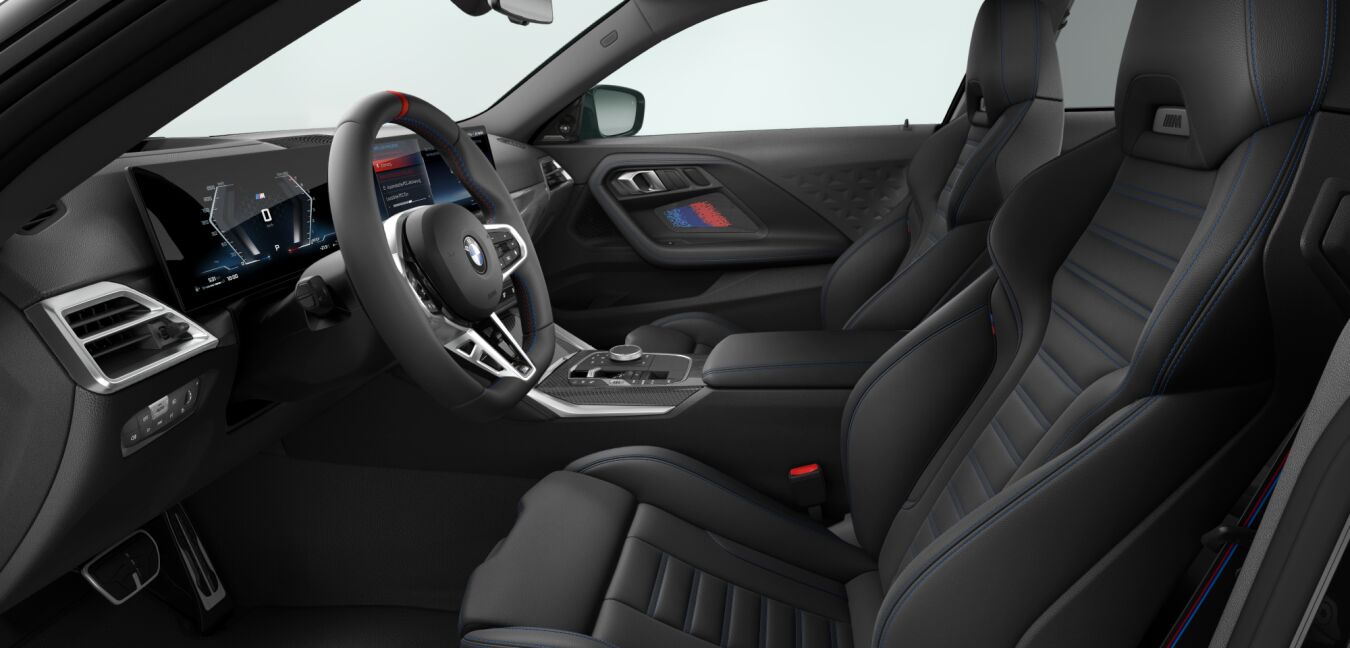 BMW BMW 2er im Innenraum seitlich BMW BMW 2er im Innenraum seitlich