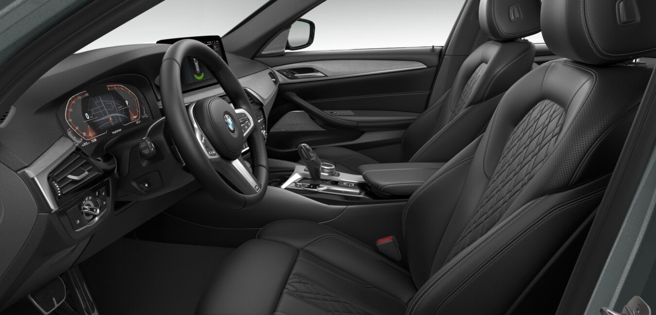 BMW BMW 5er im Innenraum seitlich BMW BMW 5er im Innenraum seitlich