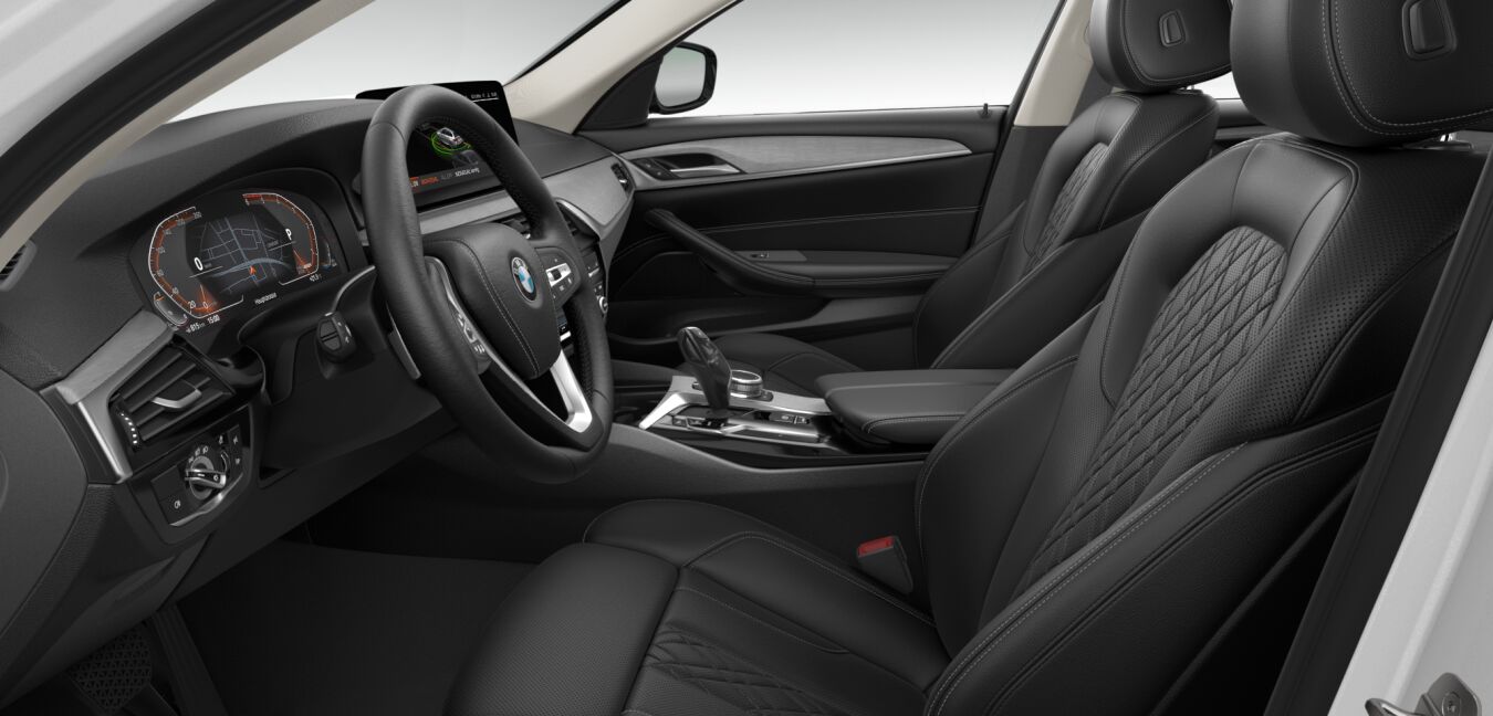 BMW BMW 5er im Innenraum seitlich BMW BMW 5er im Innenraum seitlich