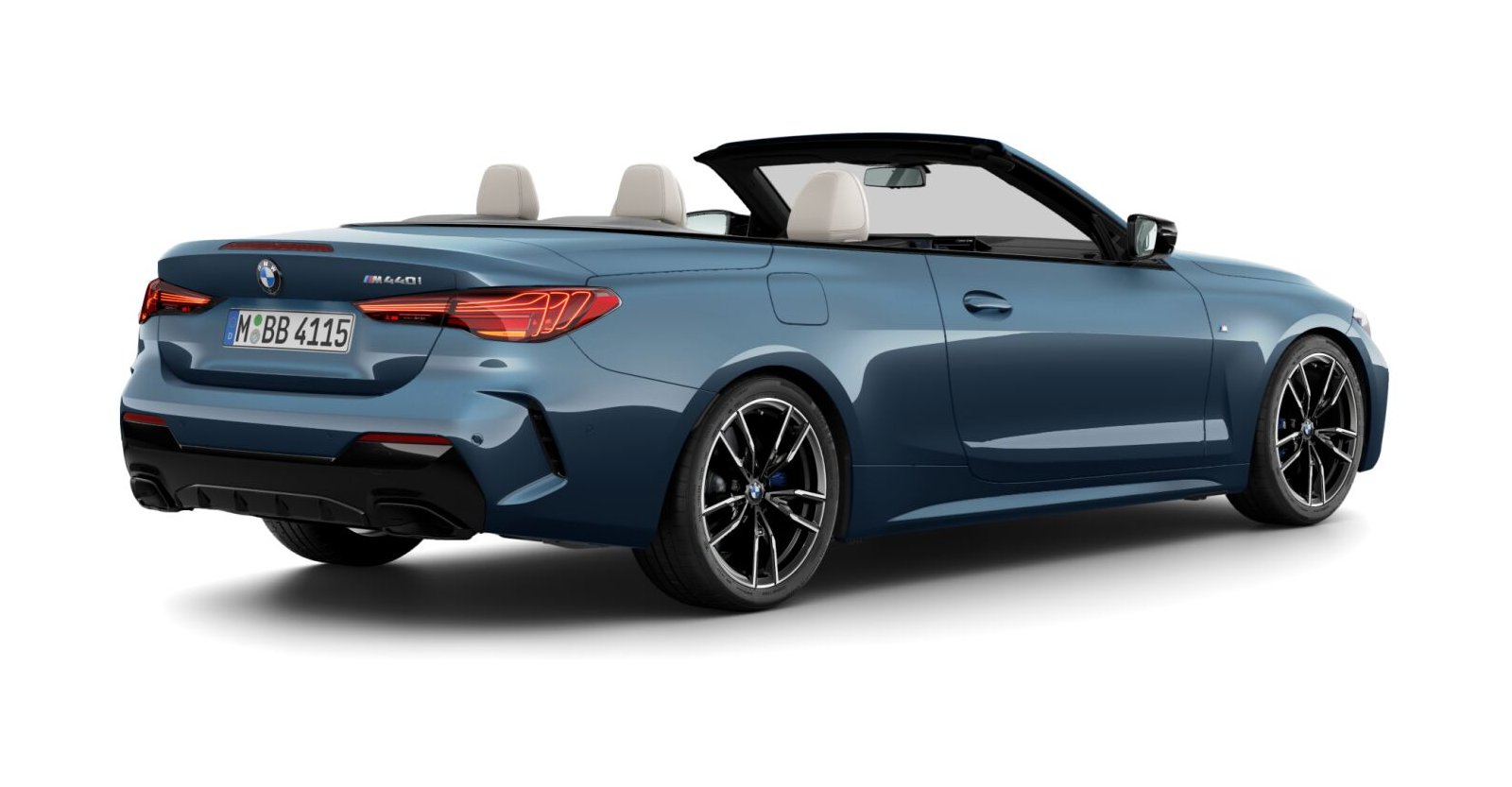 BMW BMW 4er in Blau von hinten