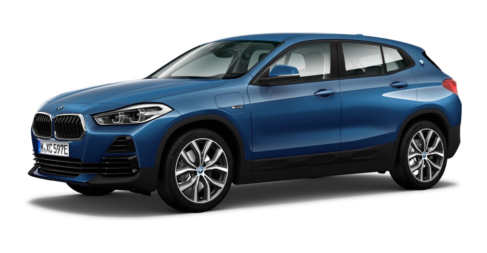 BMW X2 xDrive25e in Blau von vorne