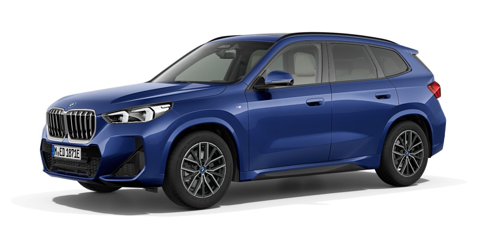 BMW iX1 xDrive30 in Blau von vorne BMW iX1 xDrive30 in Blau von vorne
