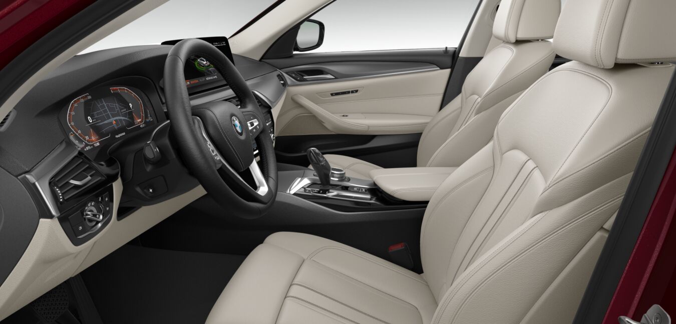 BMW BMW 5er im Innenraum seitlich BMW BMW 5er im Innenraum seitlich