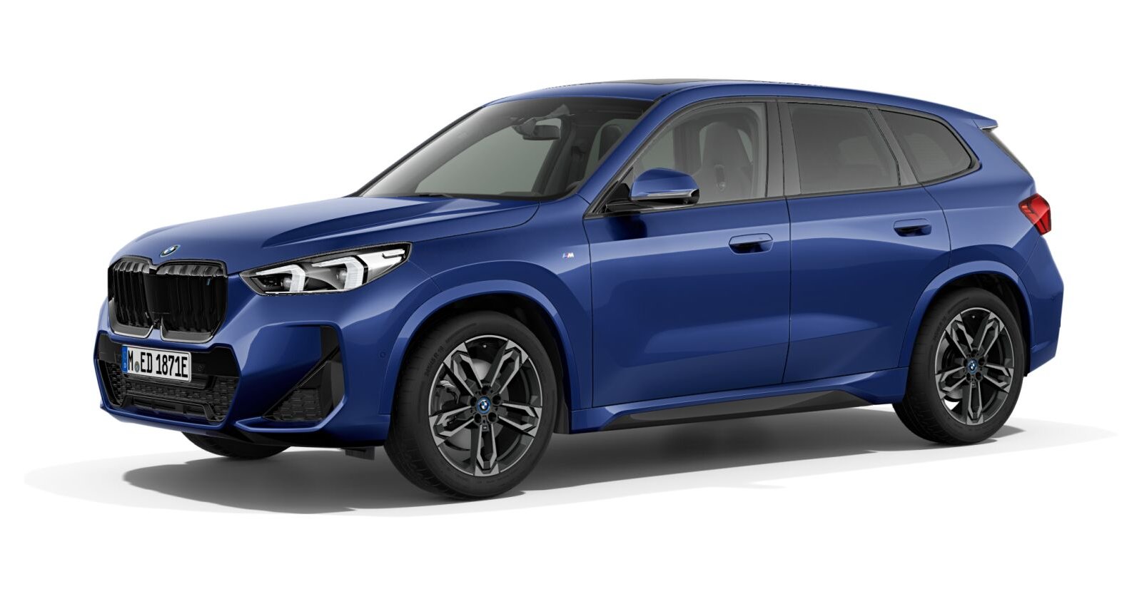 BMW iX1 xDrive30 in Blau von vorne BMW iX1 xDrive30 in Blau von vorne