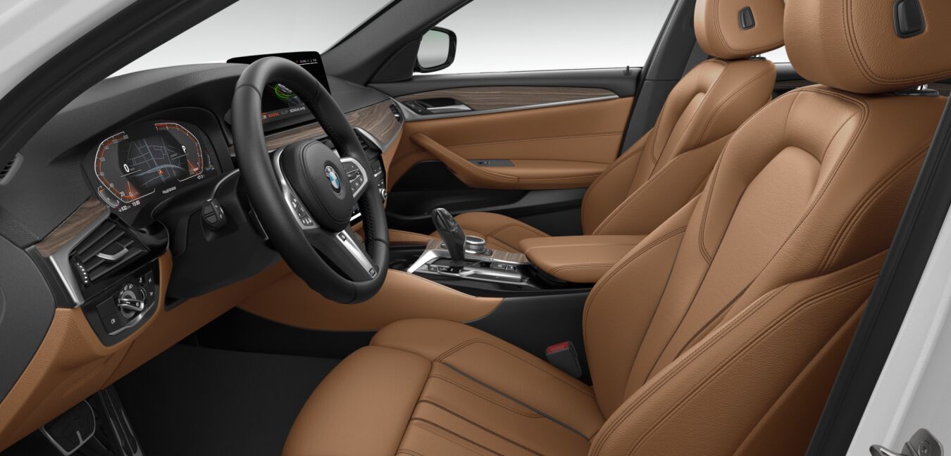 BMW BMW 5er im Innenraum seitlich BMW BMW 5er im Innenraum seitlich