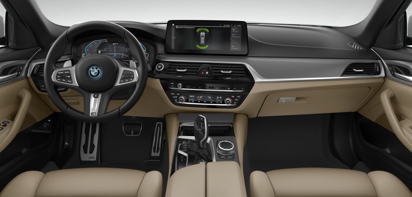BMW BMW 5er im Innenraum von vorne BMW BMW 5er im Innenraum von vorne