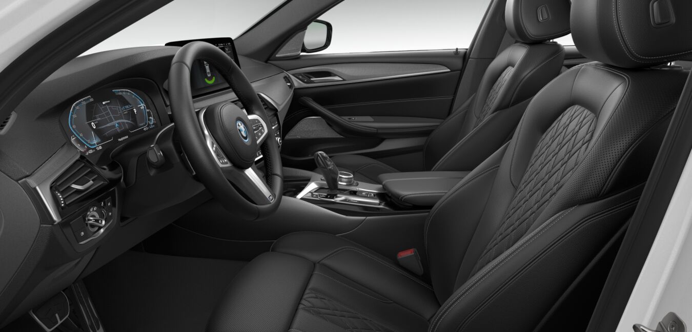 BMW BMW 5er im Innenraum seitlich BMW BMW 5er im Innenraum seitlich