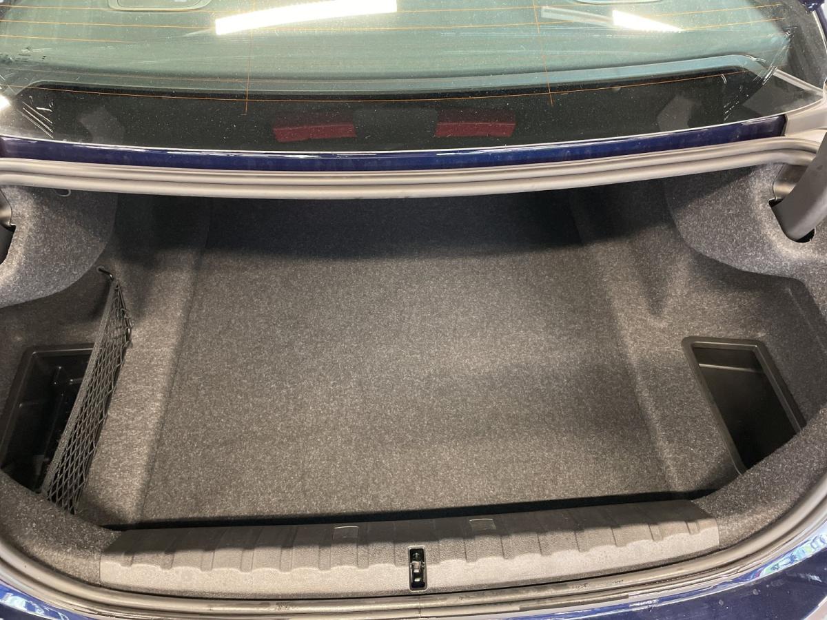 BMW 420i Coupe von hinten in Blau