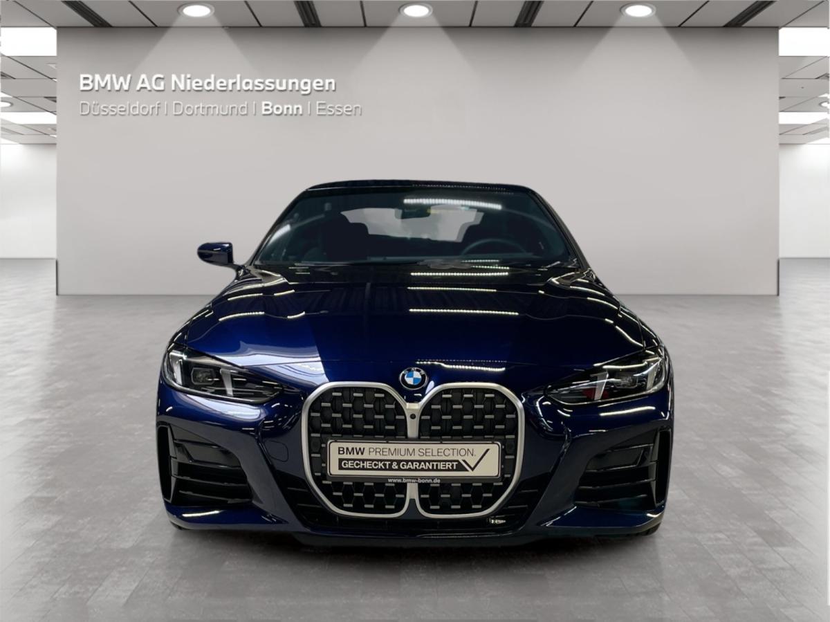 BMW 420i Coupe von vorne in Blau