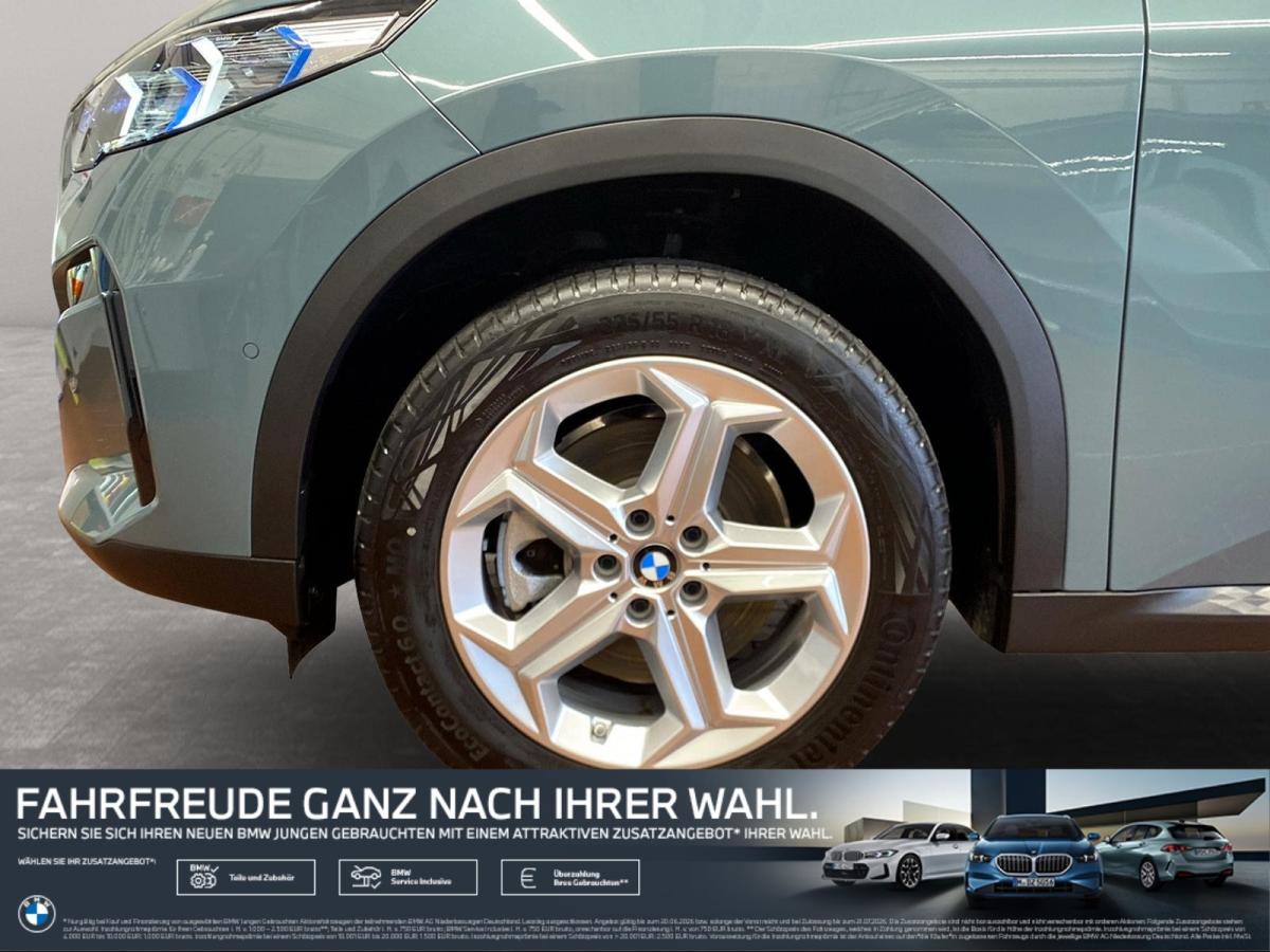 BMW X2 sDrive20i mit Detailansicht auf die Felgen