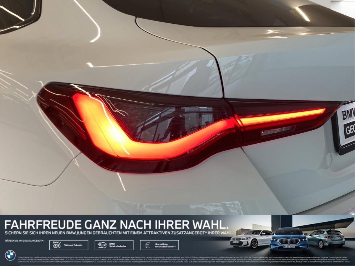 BMW 420d Gran Coupe von hinten in Weiß