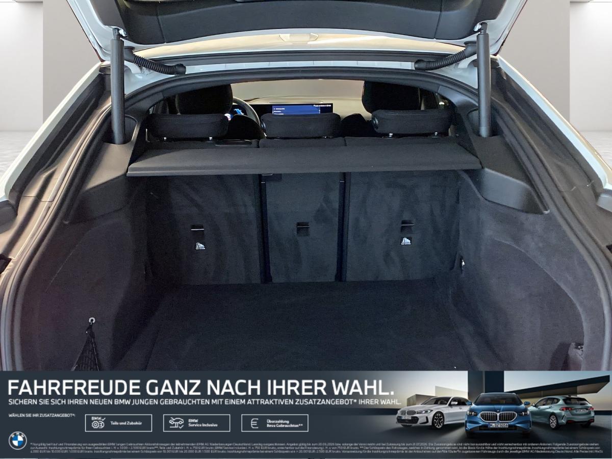 BMW 420d Gran Coupe von hinten in Weiß