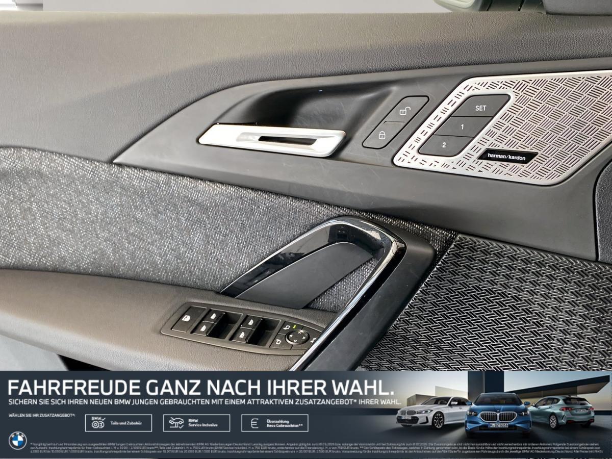 BMW iX2 xDrive30 im Innenraum