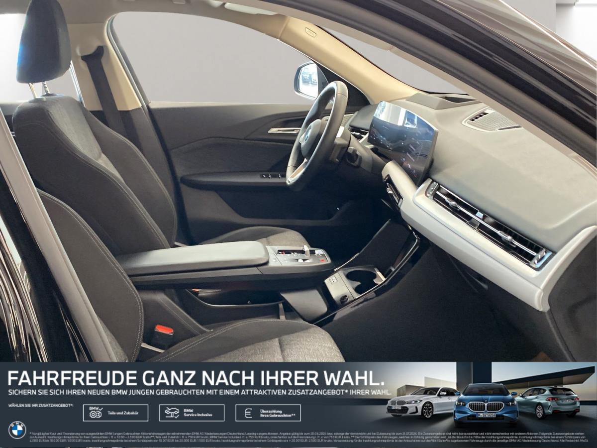 BMW iX2 xDrive30 im Innenraum