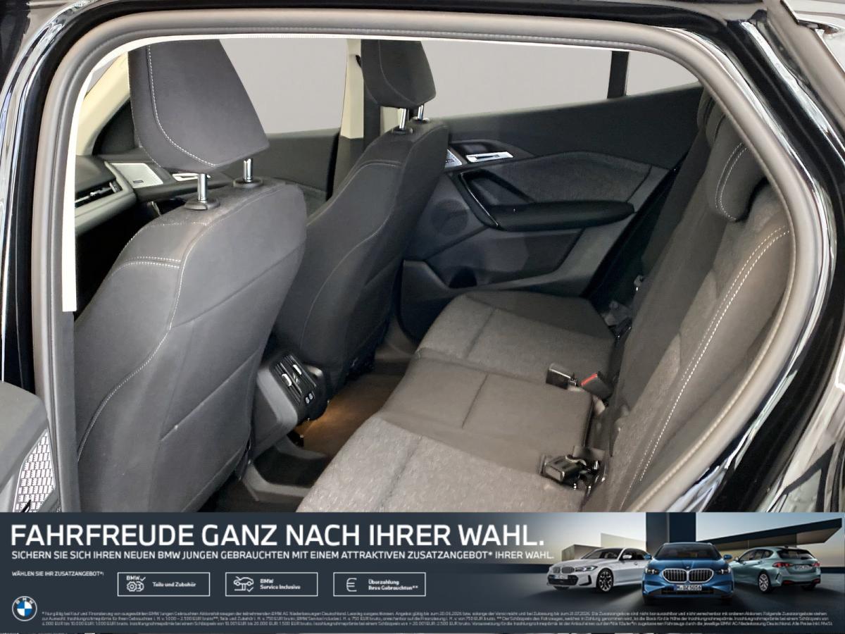 BMW iX2 xDrive30 im Innenraum