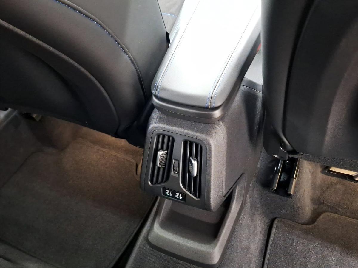 Originalaufnahme des Fahrzeugs Originalaufnahme des Fahrzeugs