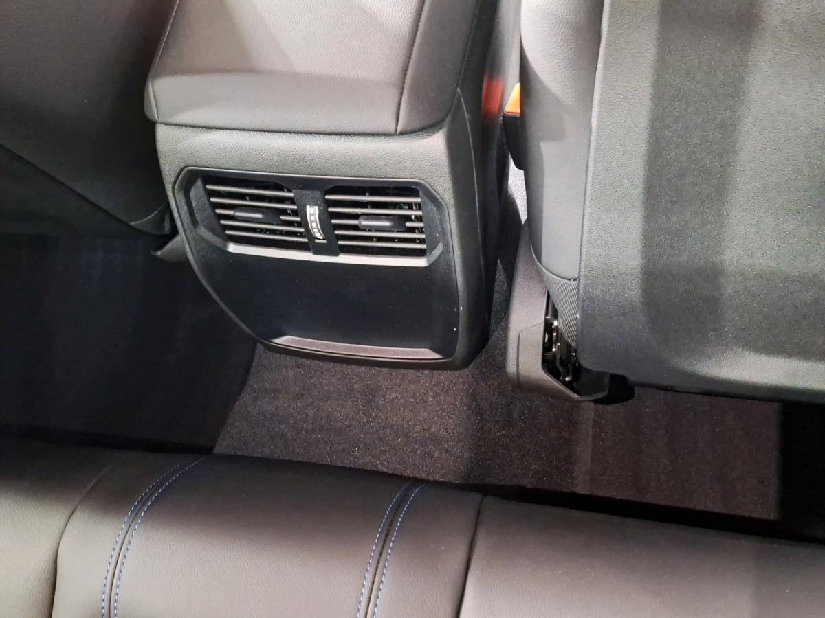 Originalaufnahme des Fahrzeugs Originalaufnahme des Fahrzeugs