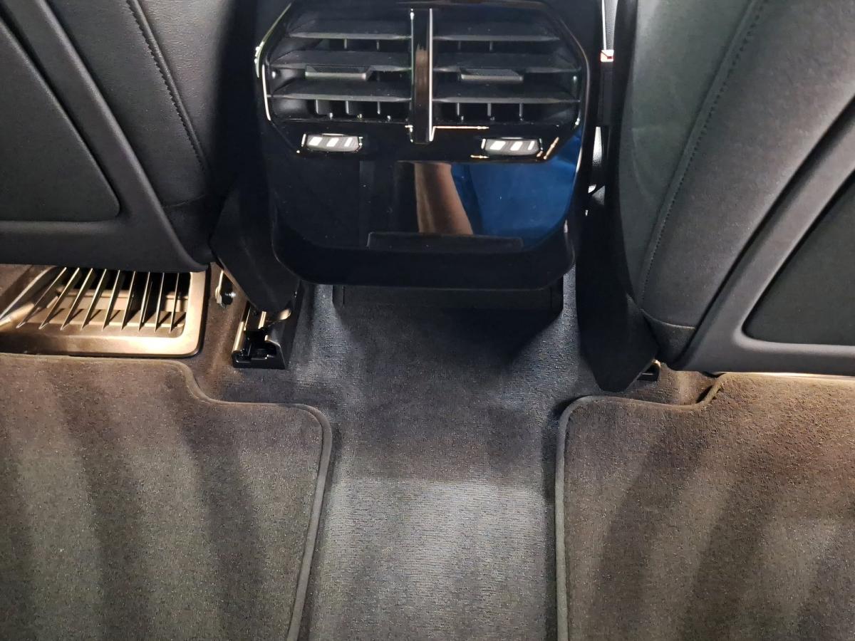 Originalaufnahme des Fahrzeugs Originalaufnahme des Fahrzeugs