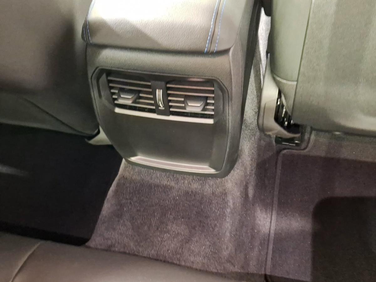 Originalaufnahme des Fahrzeugs Originalaufnahme des Fahrzeugs