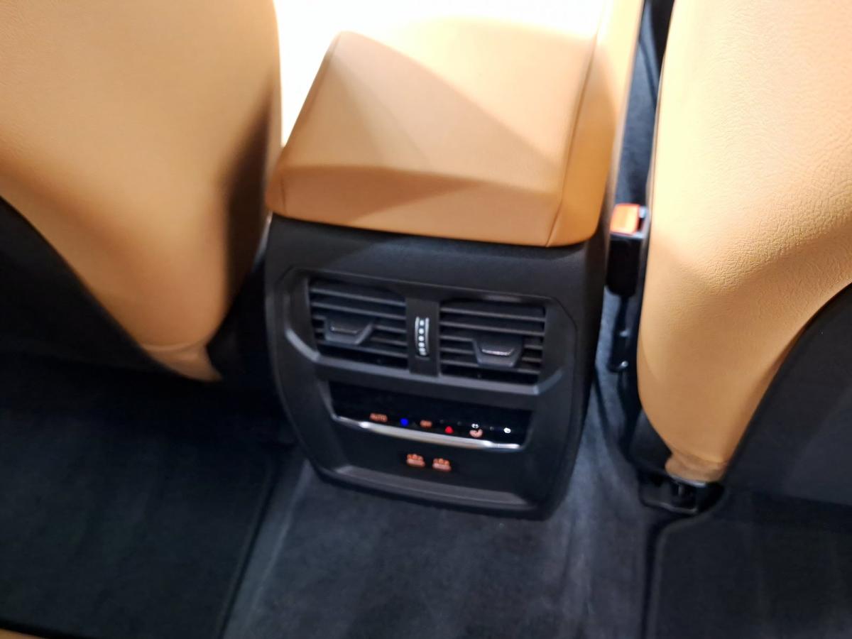 Originalaufnahme des Fahrzeugs Originalaufnahme des Fahrzeugs