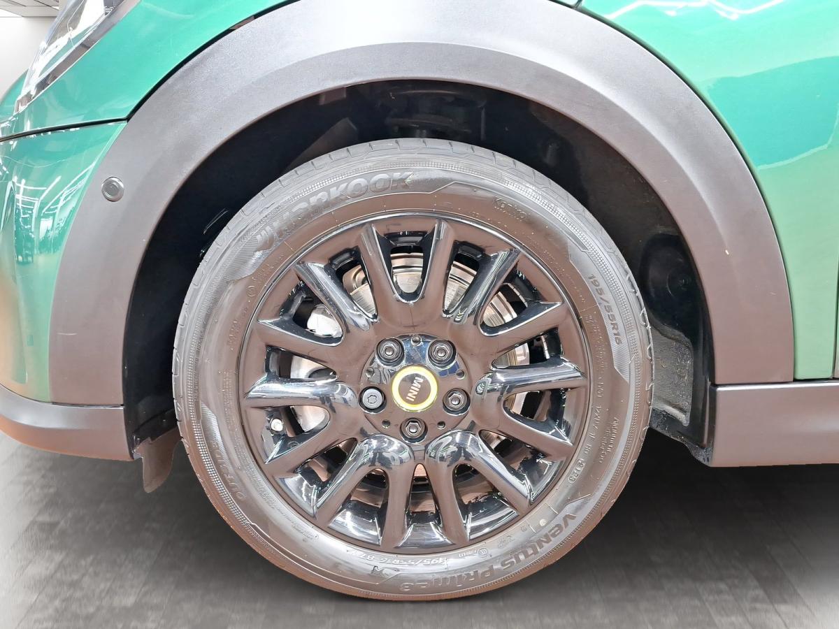 Originalaufnahme des Fahrzeugs Originalaufnahme des Fahrzeugs