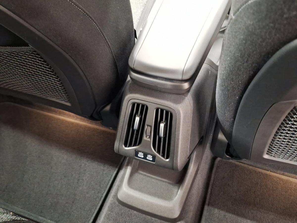 Originalaufnahme des Fahrzeugs Originalaufnahme des Fahrzeugs