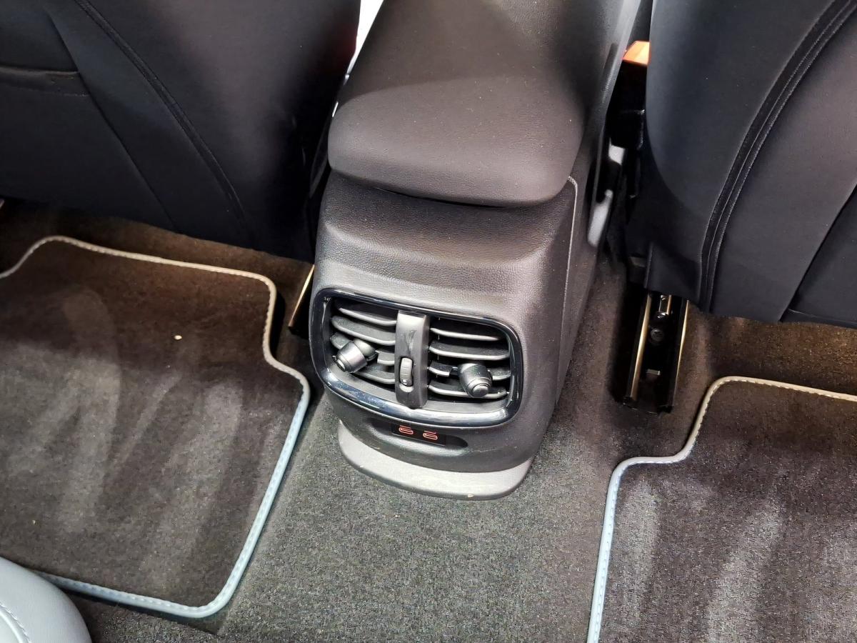 Originalaufnahme des Fahrzeugs Originalaufnahme des Fahrzeugs