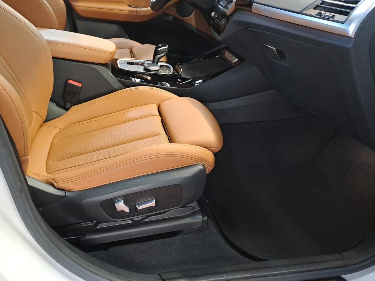 Originalaufnahme des Fahrzeugs Originalaufnahme des Fahrzeugs
