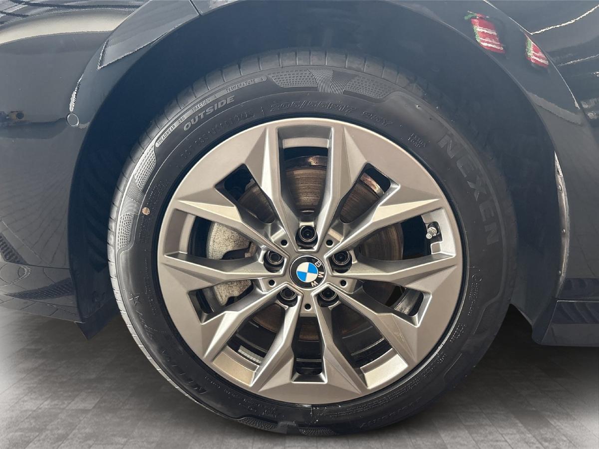 Originalaufnahme des Fahrzeugs Originalaufnahme des Fahrzeugs