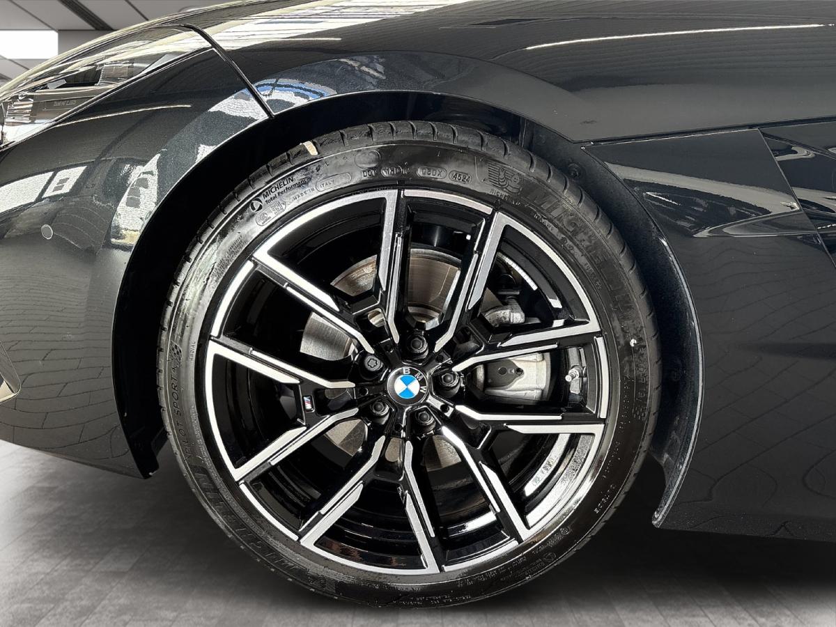 BMW Z4 sDrive20i mit Detailansicht auf die Felgen