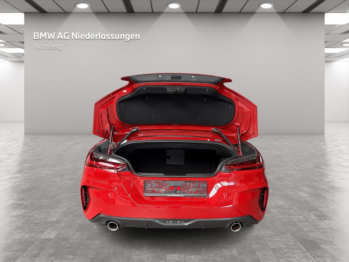 BMW Z4 sDrive20i von hinten in Rot
