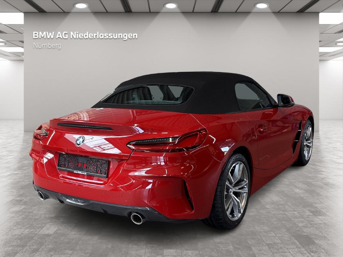BMW Z4 sDrive20i von hinten in Rot