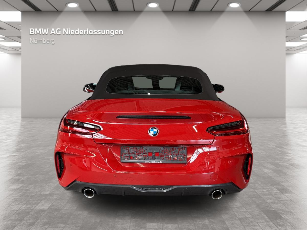 BMW Z4 sDrive20i von hinten in Rot