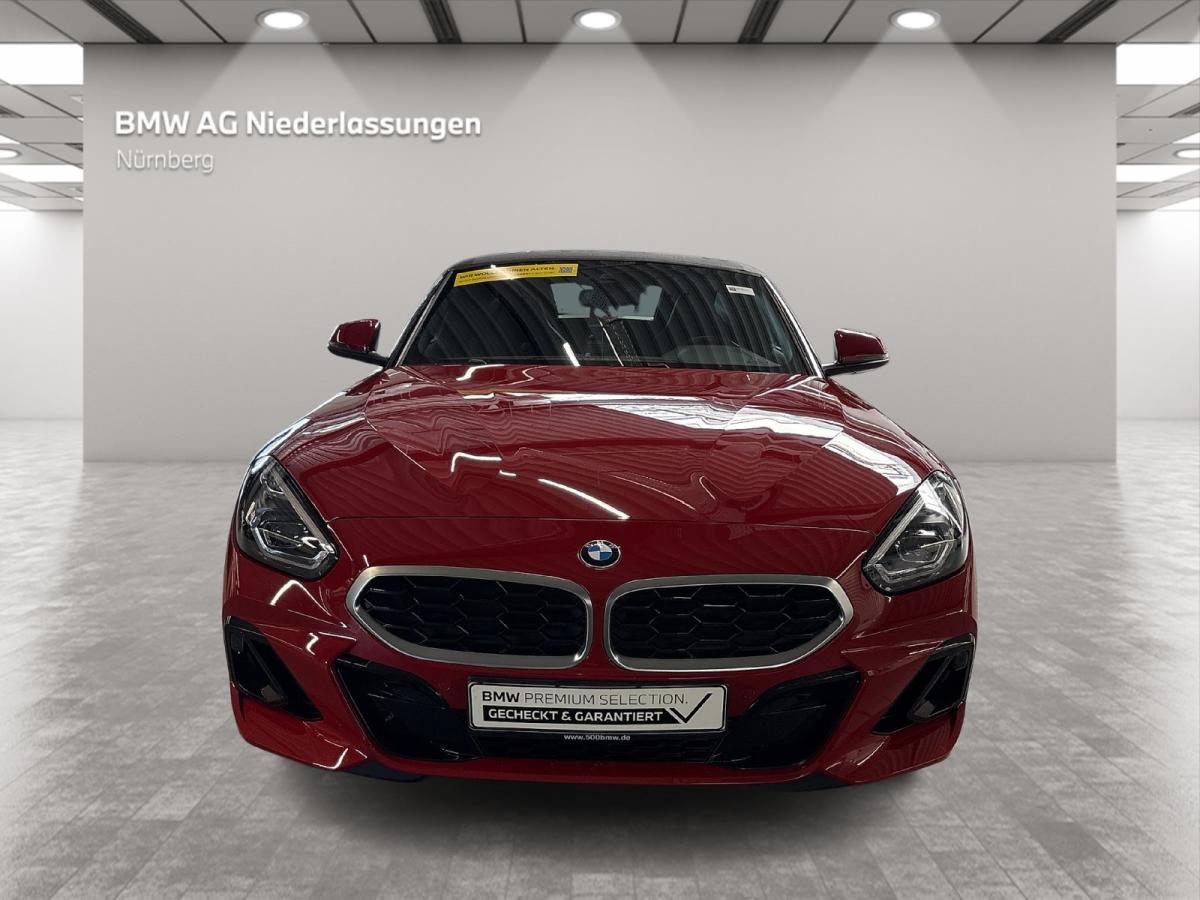 BMW Z4 sDrive20i von vorne in Rot